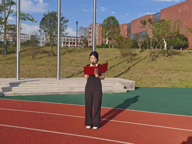 教师代表讲话.jpg